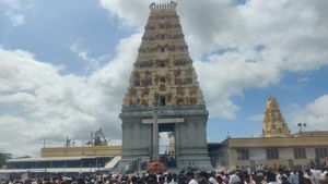Male Mahadeshwara Hill: ಮಣ್ಣೆತ್ತಿನ ಅಮಾವಾಸ್ಯೆ ಹಿನ್ನೆಲೆ ಮಲೆ ಮಾದಪ್ಪನ ಬೆಟ್ಟಕ್ಕೆ ಹರಿದುಬಂದ ಭಕ್ತರ ದಂಡು