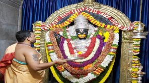 ಹದ್ದಿನಕಲ್ಲು ಆಂಜನೇಯನಿಂದ ಭೂತ ಚೇಷ್ಟೆಗಳಿಗೆ ಪರಿಹಾರ: ಇಲ್ಲಿ ಇಂದ್ರಜಿತ್‌ಗೂ ಪೂಜೆ!