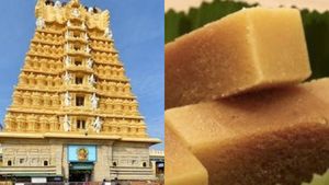 Chamundi Betta: ಆಷಾಢ ಮಾಸಕ್ಕೆ ಚಾಮುಂಡಿ ಬೆಟ್ಟದಲ್ಲಿ ಭಕ್ತರಿಗಾಗಿ ಮೈಸೂರು ಪಾಕ್​ ತಯಾರಿ