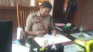 ಒಂದೇ ಜಿಲ್ಲೆಯಲ್ಲಿ ಪತಿ ಅಬಕಾರಿ ಇಲಾಖೆ ಉಪ ಆಯುಕ್ತ, ಪತ್ನಿ ಪೊಲೀಸ್ ವರಿಷ್ಠಾಧಿಕಾರಿಯಾಗಿ ನೇಮಕ                              