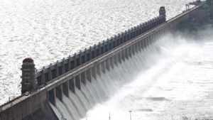 Tungabhadra Dam: ತುಂಗಭದ್ರಾ ಡ್ಯಾಂನಿಂದ ಹೆಚ್ಚುವರಿ ನೀರು ಬಿಡುಗಡೆ, ಜನರಿಗೆ ಎಚ್ಚರಿಕೆ