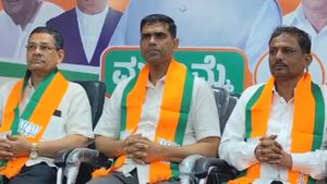 ಕಾಂಗ್ರೆಸ್ಸಿಗರಿಂದ ಬಿಜೆಪಿ ವರಿಷ್ಠರ ಹೆಸರು ದುರ್ಬಳಕೆ: ರವಿ ಗಾಣಿಗ ವಿರುದ್ಧ ದೂರು ದಾಖಲು