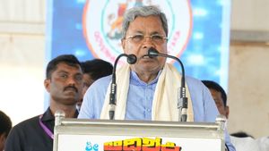  ನಾನು ಪಕ್ಕಾ ರಾಚಯ್ಯ ಪ್ರಾಡೆಕ್ಟ್‌.. ಚಿಕ್ಕಂದಿನಲ್ಲಿ ಇಡ್ಲಿ, ದೋಸೆ ತಿನ್ನುತ್ತಿರಲಿಲ್ಲ: ಸಿಎಂ ಸಿದ್ದರಾಮಯ್ಯ 