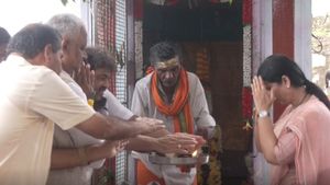 Lakshmi Hebbalkar- ತುಂಬಿದ ಭದ್ರೆಯ ಮಡಿಲಿಗೆ ಬಾಗಿನ ಅರ್ಪಣೆ: ಸಚಿವೆ ಲಕ್ಷ್ಮಿ ಹೆಬ್ಬಾಳ್ಕರ್ ಸಂತಸ