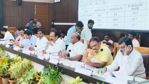  KRS Dam: ಕೆರೆಗಳನ್ನು ತುಂಬಿಸದ ಅಧಿಕಾರಿಗಳಿಗೆ ಕ್ಲಾಸ್; ಕೆರೆ ತುಂಬಿಸಲು ಅಧಿಕಾರಿಗಳಿಗೆ ಸೂಚನೆ