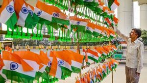 Tricolour Flag: ಸಂಕಷ್ಟದಲ್ಲಿದ್ದಾರೆ ರಾಷ್ಟ್ರಧ್ವಜ ತಯಾರಕರು & ವ್ಯಾಪಾರಿಗಳು, ಕಾರಣವೇನು
