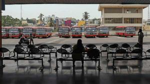 KSRTC: ಪ್ರಯಾಣಿಕರಿಗೆ ಟಿಕೆಟ್ ರದ್ದು ಸಂದೇಶ ಕಳುಹಿಸಿ ಹೊರಟು ನಿಂತ ಬಸ್, ಮುಂದಾಗಿದ್ದೇನು?