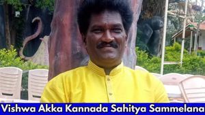  ವಿಶ್ವ ಅಕ್ಕ ಕನ್ನಡ ಸಾಹಿತ್ಯ ಸಮ್ಮೇಳನಕ್ಕೆ ಕರ್ನಾಟಕದ ಈ ಜಿಲ್ಲೆಯ ಗಾಯಕನಿಗೆ ಅವಕಾಶ-ಮಾಹಿತಿ ಇಲ್ಲಿದೆ 
