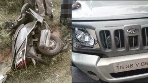  ಚಾಮರಾಜನಗರ: ರಾಷ್ಟ್ರೀಯ ಹೆದ್ದಾರಿಯಲ್ಲಿ ಮಹೀಂದ್ರಾ ಬೊಲೆರೊ ಕಾರು ಡಿಕ್ಕಿಯಾಗಿ ಬೈಕ್‌ ಸವಾರ ಸ್ಥಳದಲ್ಲೇ ಸಾವು