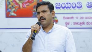 ಗಣೇಶೋತ್ಸವದಲ್ಲಿ ವಿದ್ಯಾರ್ಥಿಗಳು ಭಾಗಿ ವಿಚಾರ: ತುಮಕೂರು ವಿವಿಗೆ ವಿಜಯೇಂದ್ರ ವಿಶೇಷ ಆಗ್ರಹ