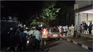 Kolar Clash: ಕೋಲಾರದಲ್ಲಿ ಈದ್ ಮಿಲಾದ್ ಮೆರವಣಿಗೆ ವೇಳೆ ಘರ್ಷಣೆ: ಮಾರಕಾಸ್ತ್ರಗಳಿಂದ ಹಲ್ಲೆ