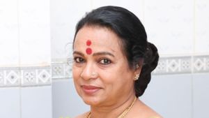 ಶ್ರೀ ಕೃಷ್ಣ ದೇವರಾಯ ವಿವಿ ಘಟಿಕೋತ್ಸವ; ನಟಿ ಉಮಾಶ್ರೀಗೆ ಗೌರವ ಡಾಕ್ಟರೇಟ್​ ಪ್ರದಾನ 