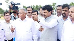 ಶಿವಮೊಗ್ಗ ಕೋಟೆಗಂಗೂರು ರೈಲ್ವೆ ಟರ್ಮಿನಲ್: ಕಾಮಗಾರಿ ಮುಗಿಸಲು ಗಡುವು ಕೊಟ್ಟ ವಿ. ಸೋಮಣ್ಣ 