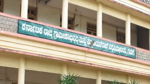 ಪಿಯುಸಿ ಪಾಸ್ ಆಗಿದ್ಯಾ. ಬೇಡಿಕೆ ಇರುವ ಈ ಕೋರ್ಸ್‌ಗೆ ಅರ್ಜಿ ಹಾಕಿ 