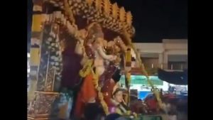 BREAKING: ಮಂಡ್ಯದಲ್ಲಿ ಗಣೇಶ ವಿಸರ್ಜನೆ ವೇಳೆ ಕಲ್ಲು ತೂರಾಟ