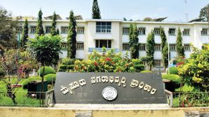 MUDA Scam: ಮುಡಾ ಆಯುಕ್ತರ ನಿವಾಸದಲ್ಲಿದ್ದ ಡಿವಿಆರ್ ನಾಪತ್ತೆ! 18 ಅಧಿಕಾರಿಗಳಿಗೆ ನೋಟಿಸ್‌ 