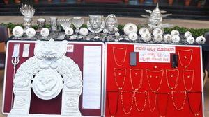 ಚಾಲಾಕಿ ಸಹೋದರರು: ಗೂಗಲ್ ಮ್ಯಾಪ್‌ನಲ್ಲಿ ದೇವಾಲಯ ಹುಡುಕಿ ಕಳ್ಳತನ! 