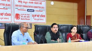 ಯಾವುದೇ ತಕರಾರು ಇಲ್ಲದೇ ರೈತರಿಗೆ 10 ಲಕ್ಷ ವರೆಗೆ ಬೆಳೆ ಸಾಲ: ಕೇಂದ್ರ ಸಚಿವ ಪ್ರಹ್ಲಾದ್‌ ಜೋಶಿ
