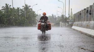 Karnataka Rain: ಬೆಳಗಾವಿಯಲ್ಲಿ ಧಾರಾಕಾರ ಮಳೆಯಿಂದ ಜಲಾವೃತಗೊಂಡ ಸೇತುವೆ: ಜನಜೀವನ ಅಸ್ತವ್ಯಸ್ತ
