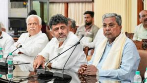 ಐದು ವರ್ಷ ಸಿದ್ದರಾಮಯ್ಯನವರೇ ಸಿಎಂ, ನಾನು ಯಾವ ರೇಸಿನಲ್ಲಿ ಇಲ್ಲ: ಆರ್.ವಿ.ದೇಶಪಾಂಡೆ