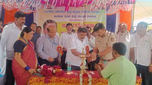 ಬಾಯಿಗೆ ಬಂದಂತೆ ಮಾತನಾಡಿದರೆ ಊರು ಬಿಡಬೇಕಾಗುತ್ತೆ: ಶಾಸಕ ಎಸ್ಎನ್ ಸುಬ್ಬಾರೆಡ್ಡಿ 