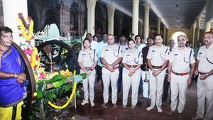 ದಸರಾ ಸಿದ್ಧತೆ: ಅರಮನೆಯಲ್ಲಿ ಫಿರಂಗಿ ಗಾಡಿಗಳಿಗೆ ಸಾಂಪ್ರದಾಯಿಕ ಪೂಜೆ..ಇಂದಿನಿಂದ ಒಣ ತಾಲೀಮು