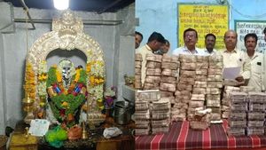  ವದ್ದಿಕೆರೆ ಸಿದ್ದೇಶ್ವರ ದೇವಸ್ಥಾನದಲ್ಲಿ ಹುಂಡಿ ಎಣಿಕೆ: ಕಳೆದ ಬಾರಿಗಿಂತ ಅತೀ ಕಡಿಮೆ ಹಣ ಸಂಗ್ರಹ