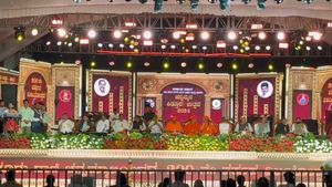 ಕಿತ್ತೂರು ಉತ್ಸವದಲ್ಲಿ ರಾಣಿ ಚೆನ್ನಮ್ಮ, ರಾಜಗುರು ವಂಶಸ್ಥರ ಕಡೆಗಣನೆ: ಕಾರಣವೇನು..?