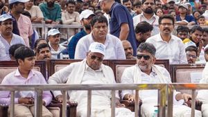  ಅಪ್ಪನ ಹೆಗಲ‌ ಮೇಲೆ ಕೂತು ದಸರಾ ನೋಡ್ತಿದ್ದೆ: ಬಾಲ್ಯ ನೆನೆದ ಡಿಸಿಎಂ