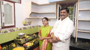 ಉಪ ಚುನಾವಣೆ: ಸಂಡೂರಿನಲ್ಲಿ ಮನೆ ಮಾಡಿದ ಜನಾರ್ದನ ರೆಡ್ಡಿ! 