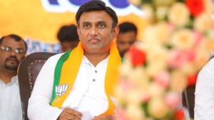 50 ಹಾಸಿಗೆಗಳ ತೀವ್ರ ನಿಗಾ ಘಟಕ ಜಿಲ್ಲಾ ಕೇಂದ್ರದಿಂದ ಚಿಂತಾಮಣಿ ತಾಲೂಕಿಗೆ ಶಿಫ್ಟ್ - ಕೆ ಸುಧಾಕರ್ ತೀವ್ರ ವಾಗ್ದಾಳಿ!