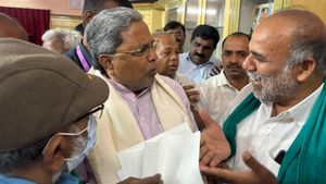ಚುನಾವಣೆ ಪೂರ್ವದಲ್ಲಿ ಪಾದಯಾತ್ರೆ, ಅಧಿಕಾರಕ್ಕೆ ಬಂದ ಮೇಲೆ ಕಥೆಯೇನು?: ಸಿಎಂಗೆ ರೈತರ ಪ್ರಶ್ನೆ