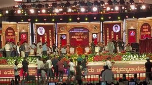 ಕಿತ್ತೂರು ಉತ್ಸವದಲ್ಲಿ ಖಾಸಗಿ ಬೌನ್ಸರ್‌ಗಳ ದರ್ಬಾರ್‌: ಜನ ಹೈರಾಣು