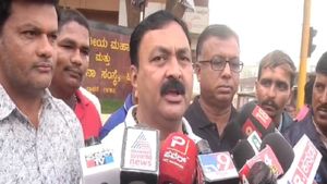 'ರಾಜ್ಯದಲ್ಲಿ ಲವ್ ಜಿಹಾದಿ ಬದಲು ಲ್ಯಾಂಡ್ ಜಿಹಾದಿ ಆರಂಭ'