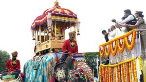 ಗೋಲ್ಡ್ ಕಾರ್ಡ್, ಪಾಸ್ ಇದ್ರೂ ನೂಕು ನುಗ್ಗಲು: ದಸರಾ ಆಯೋಜಕರು ಓದಲೇಬೇಕಾದ ಸುದ್ದಿ