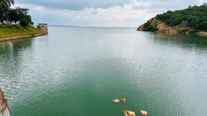ನವಿಲುತೀರ್ಥ ಡ್ಯಾಂ ಸಂಪೂರ್ಣ ಭರ್ತಿ: ಕೃಷಿ ಚಟುವಟಿಕೆ ನೀರು, ರೈತರಿಗೆ ಸಂತಸ 