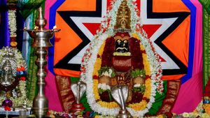  ಸವದತ್ತಿಯಲ್ಲಿ ರೋಪ್‌ವೇ, ಎತ್ತಿನ ಗಾಡಿಗೂ ಪಾರ್ಕಿಂಗ್‌; ಸರ್ಕಾರದಿಂದ ಏನೆಲ್ಲ ಪ್ಲ್ಯಾನ್‌?