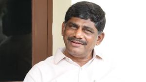 ಜಮೀರ್ 'ಕುಳ್ಳ' ಹೆಚ್‌ಡಿಕೆ 'ಕಾಲಿಯಾ' ಇಬ್ಬರೂ ಸ್ನೇಹಿತರು, ನೀವ್ಯಾಕೆ ಮಾದ್ಯಮದಲ್ಲಿ ಹೈಲೇಟ್ ಮಾಡಿದ್ರಿ? ಡಿಕೆ ಸುರೇಶ್ ಪ್ರಶ್ನೆ