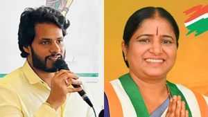 Karnataka By-Election: ಆರಂಭಿಕ ಹಂತದಲ್ಲಿ ಸಂಡೂರು ಅನ್ನಪೂರ್ಣ, ಚನ್ನಪಟ್ಟಣ ನಿಖಿಲ್ ಮುನ್ನಡೆ