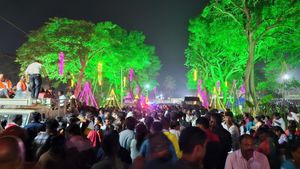Laksha Deepotsava 2024: ಭೋಗನಂದೀಶ್ವರಸ್ವಾಮಿ ದೇವಾಲಯದಲ್ಲಿ ಲಕ್ಷದೀಪೋತ್ಸವ: ಹೊಸ ಬ್ರಹ್ಮರಥದ ಉತ್ಸವ ಕಣ್ತುಂಬಿಕೊಂಡ ಜನ