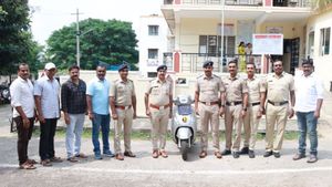 ಮೈಸೂರಿನ ಕುಖ್ಯಾತ ಸರಗಳ್ಳರ ಬಂಧನ: ಬಿಡುಗಡೆಯಾದ 5 ದಿನಕ್ಕೆ ಮತ್ತೆ ಸೆರೆಸಿಕ್ಕಿದ್ದೇಗೆ..?