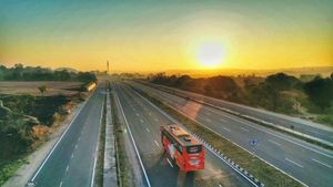  Bengaluru-Mysuru Expressway: ಮೈಸೂರು-ಬೆಂಗಳೂರು ಹದ್ದಾರಿ ಸಂಚಾರಕ್ಕೆ ಮುಕ್ತವಾಗಿ 20 ತಿಂಗಳು; ಟೋಲ್‌ ಸಂಗ್ರಹ ಎಷ್ಟು? 