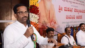 Government Employee: ಸನ್ಯಾಸ ದೀಕ್ಷೆ ಪಡೆಯಲಿದ್ದಾರೆ ಕೆಎಎಸ್ ಅಧಿಕಾರಿ 