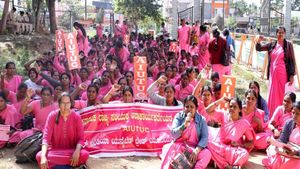'ಗೌರವಧನ ಮಾತ್ರ ಪುಡಿಗಾಸು': ಮೈಸೂರಿನಲ್ಲಿ ಆಶಾ ಕಾರ್ಯಕರ್ತೆಯರ ಪ್ರತಿಭಟನೆ