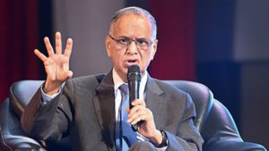  N.R.Narayana Murthy: ಬೆಂಗಳೂರಿನಲ್ಲಿ ₹50 ಕೋಟಿಗೆ ಐಷಾರಾಮಿ ಅಪಾರ್ಟ್‌ಮೆಂಟ್‌ ಖರೀದಿಸಿದ ಇನ್ಫೋಸಿಸ್‌ ನಾರಾಯಣಮೂರ್ತಿ   