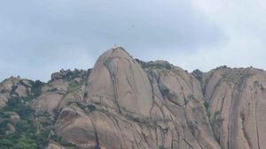 Savandurga Trek: ಸಾವನದುರ್ಗ ಚಾರಣ, ಪ್ರವಾಸಿಗರಿಗೆ ಸಿಹಿಸುದ್ದಿ 