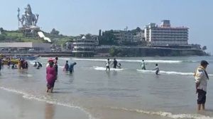 ಶಾಲಾ ಪ್ರವಾಸದ ವೇಳೆ ದುರಂತ: ಮುರುಡೇಶ್ವರದಲ್ಲಿ ನಾಲ್ವರು ಬಾಲಕಿಯರ ಶವ ಪತ್ತೆ