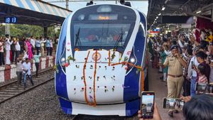 Vande Bharat Express: ಹುಬ್ಬಳ್ಳಿ-ಪುಣೆ ರೈಲಿಗೆ ಜ.2 ರಿಂದ ಮತ್ತೊಂದು ನಿಲುಗಡೆ 