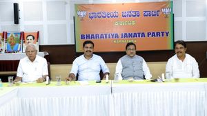 BJP Meeting: ಬಿಜೆಪಿ ಡ್ಯಾಮೆಜ್ ಕಂಟ್ರೋಲ್, ಶಾಸಕ ಯತ್ನಾಳ್ ಬಗ್ಗೆ ವಿ.ಸೋಮಣ್ಣ ಹೇಳಿದ್ದೇನು?