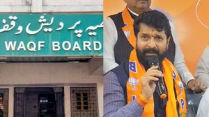 Waqf: ಕರ್ನಾಟಕ 90 ಸಾವಿರ ಎಕರೆ ಜಮೀನು ಕಬಳಿಕೆ: ಸಿಎಂ ಯಾರ ಪರ! ಸಿಟಿ ರವಿ ಪ್ರಶ್ನೆ